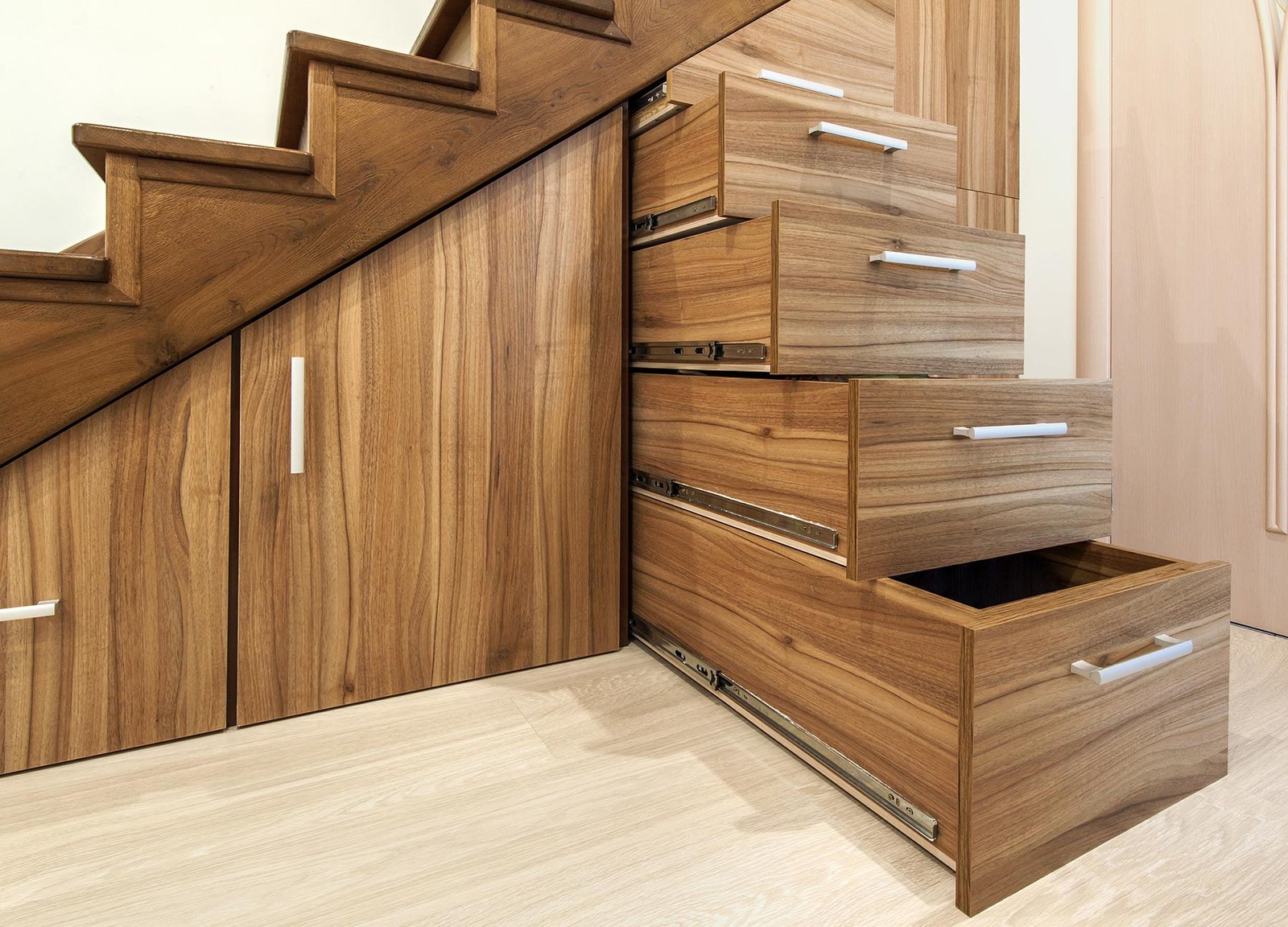 Meuble sous escalier avec tiroirs Meuble sous escalier avec tiroirs