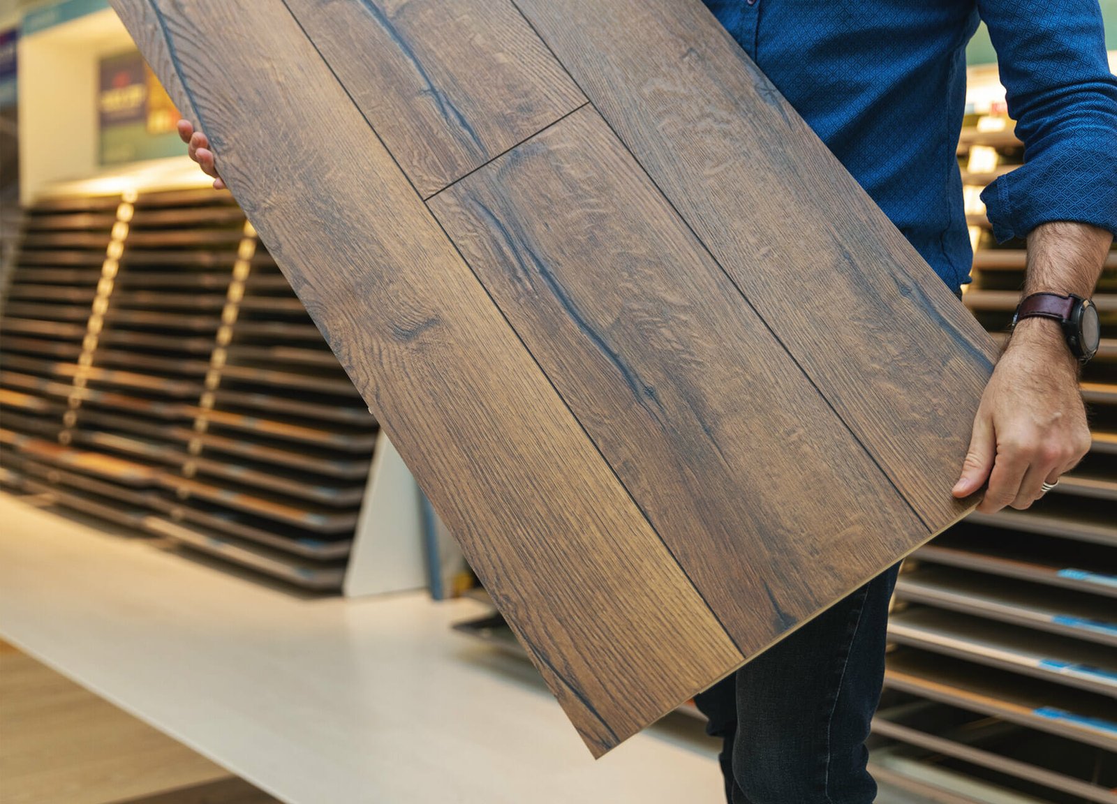 Exemple de parquet stratifié marron imitation chataignier