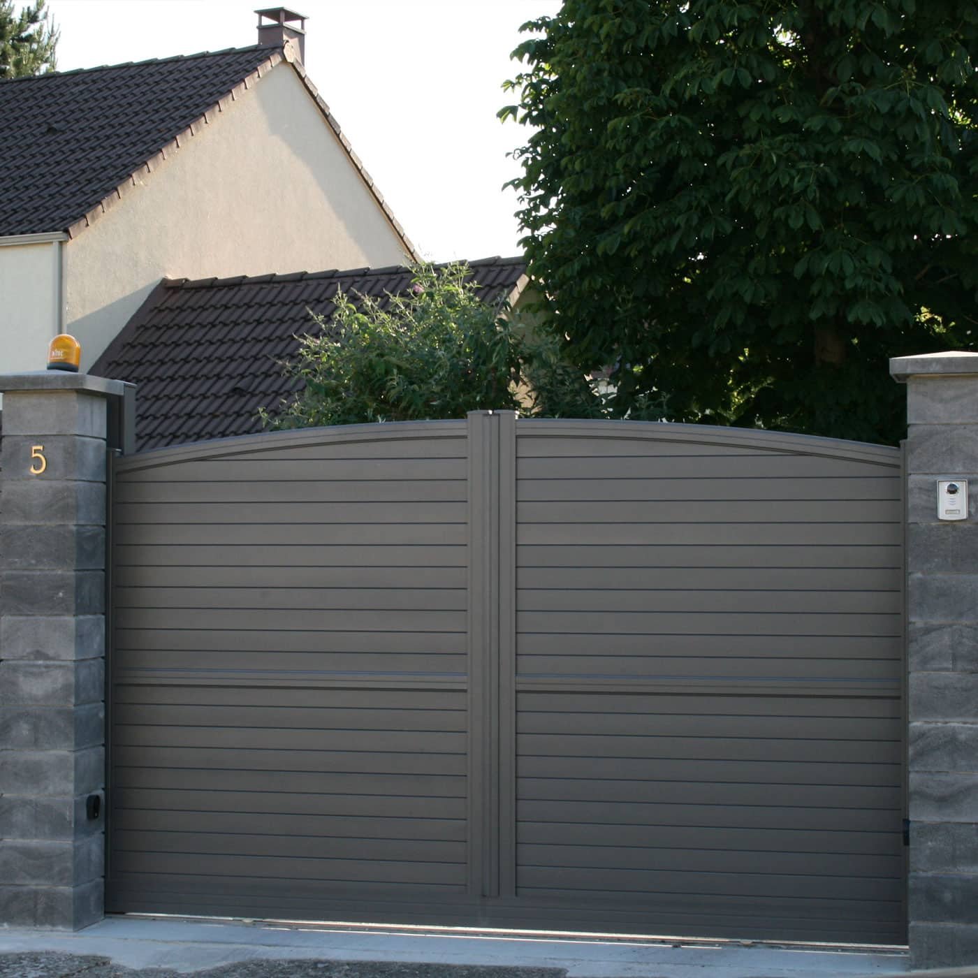 Portail aluminium classique