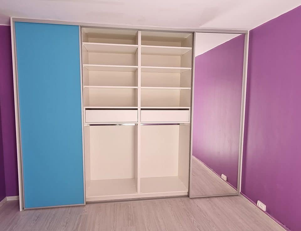 Dressing d'une chambre pour un enfant à Torcy.