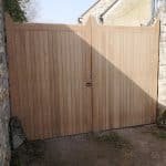 Portail en bois en Essonne.