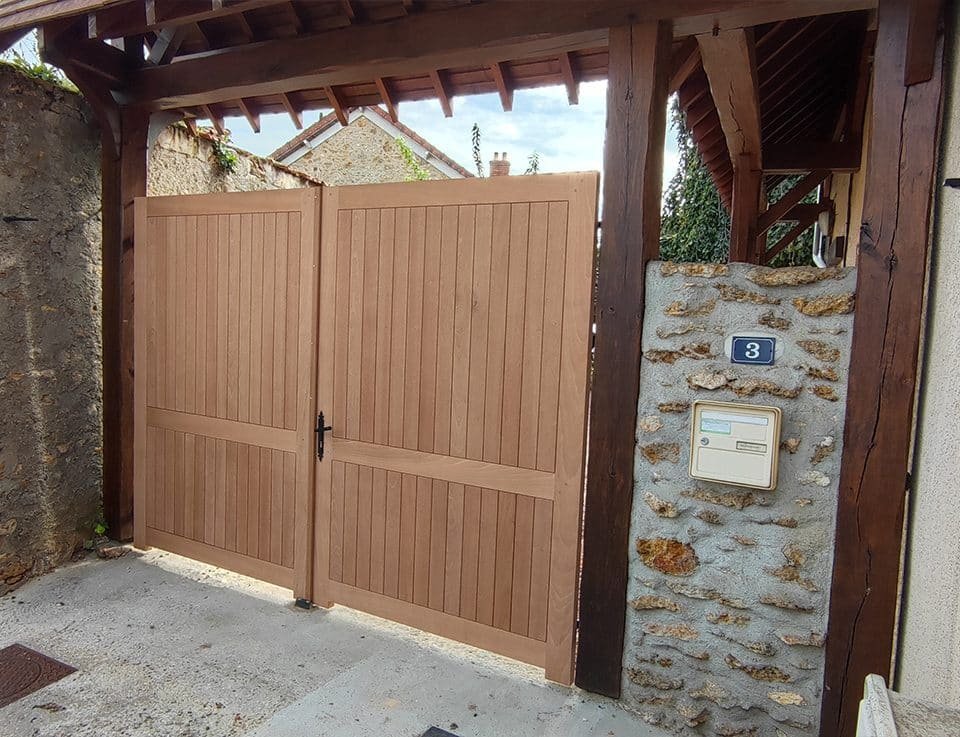 Portail sur mesure à Savigny.