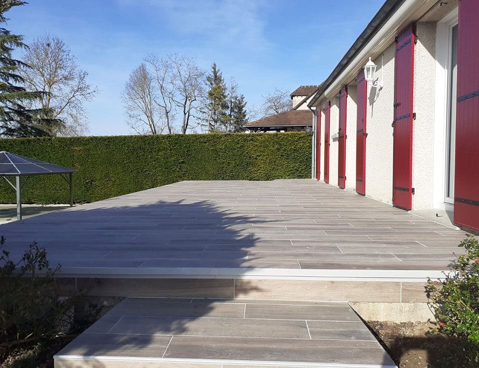 Réalisation terrasse carrelage à St Yon