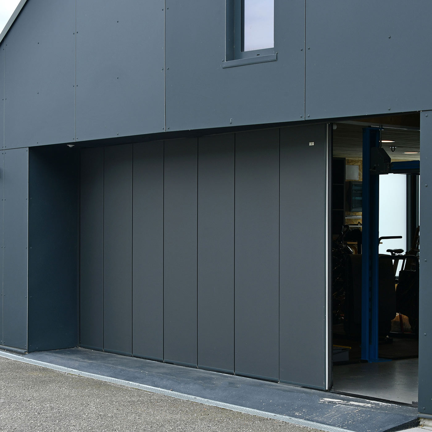 porte de garage sectionnelle latérale